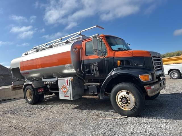 Sterling L7500 Cisterna