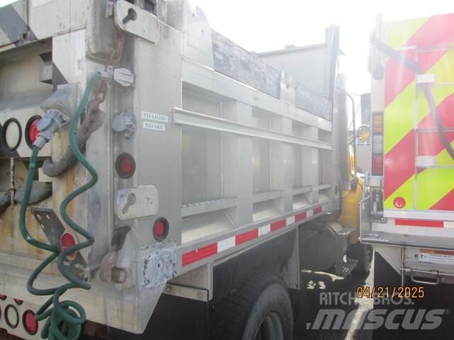 Sterling L8500 Camion ribaltabili