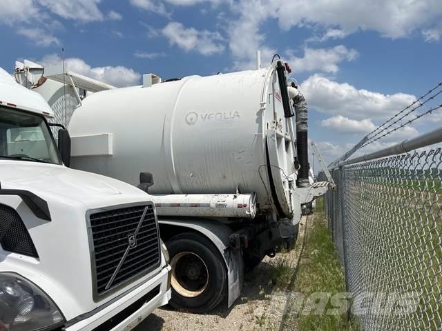 Sterling L9500 Camion autospurgo