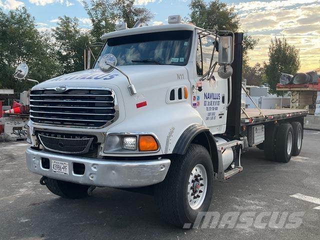 Sterling L9500 Camion con sponde ribaltabili