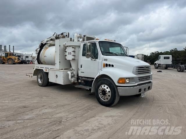 Sterling M7500 Camion autospurgo