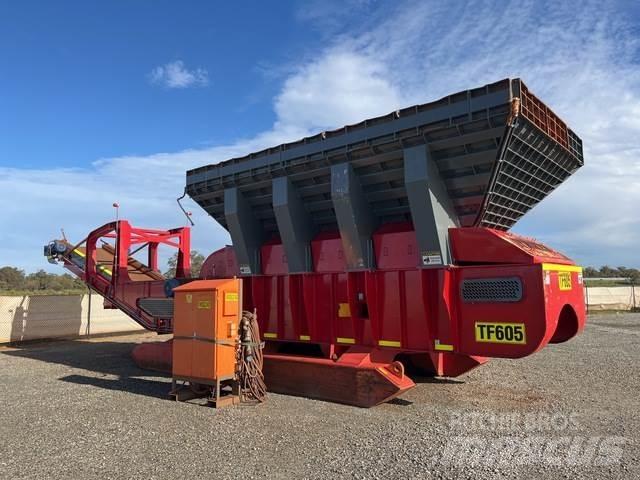 Striker TL2000 Costruzioni - Altro