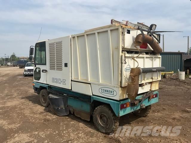 Tennant 803-II Autocarro spazzatrice