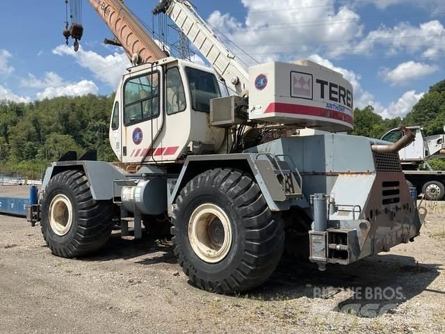 Terex RT335-1 Gru per terreni difficili