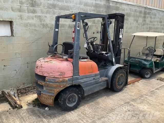 Toyota 6FGU30 Costruzioni - Altro