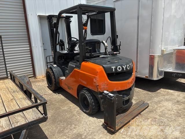 Toyota 8FGU30 Costruzioni - Altro