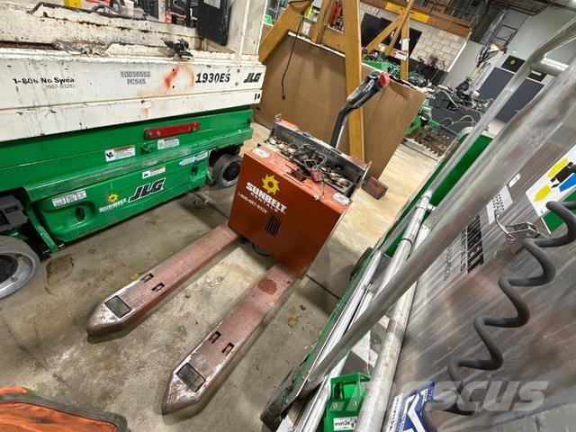 Toyota 8HBW23 Transpallet elettrici a timone