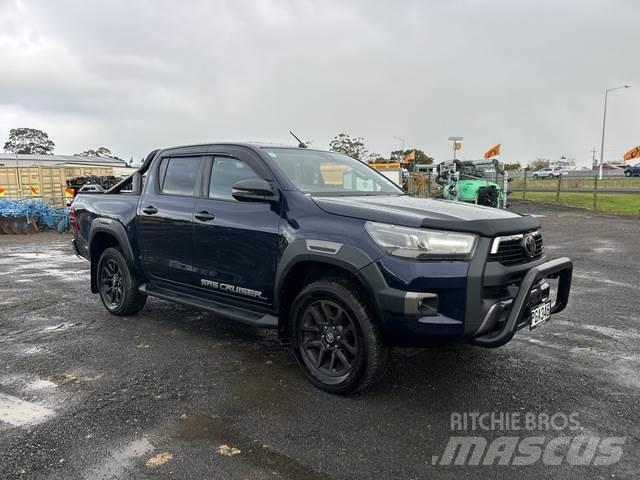 Toyota HiLux Pick up/Fiancata ribaltabile