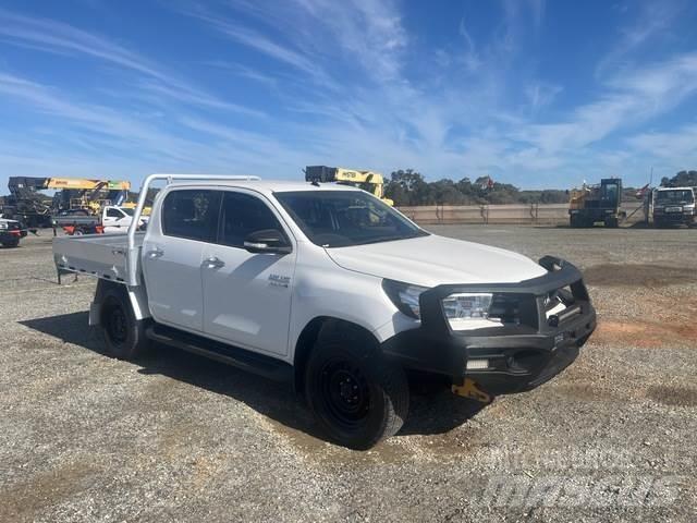 Toyota HiLux Pick up/Fiancata ribaltabile