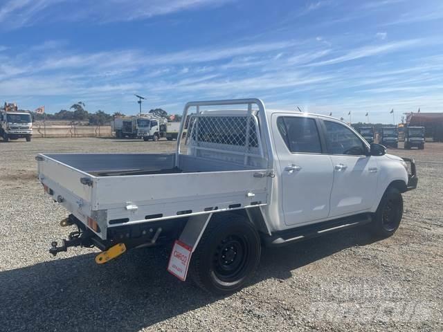 Toyota HiLux Pick up/Fiancata ribaltabile