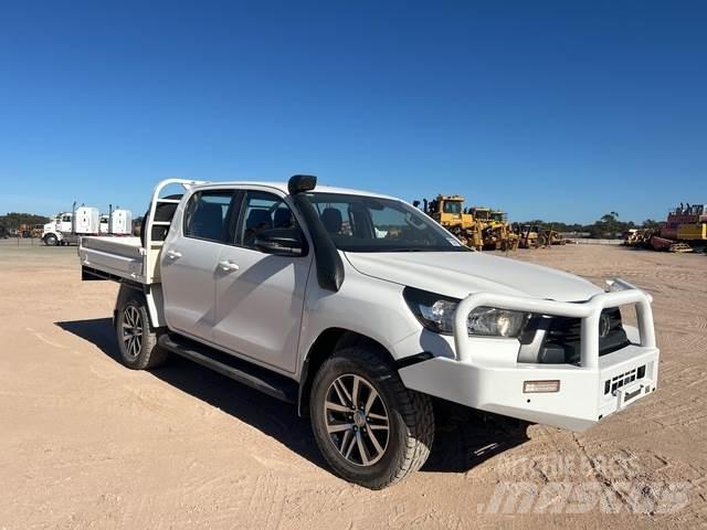 Toyota Hilux Pick up/Fiancata ribaltabile