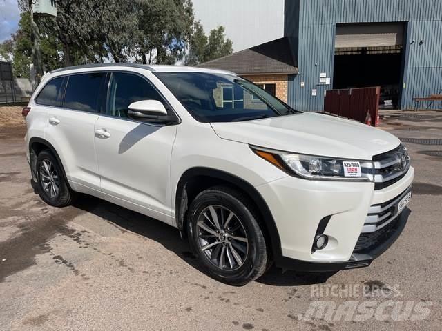 Toyota Kluger Auto