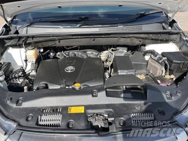 Toyota Kluger Auto