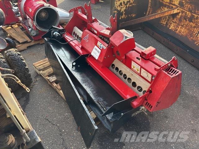 Ventrac EA600 Aeratori e scoticatori terreno