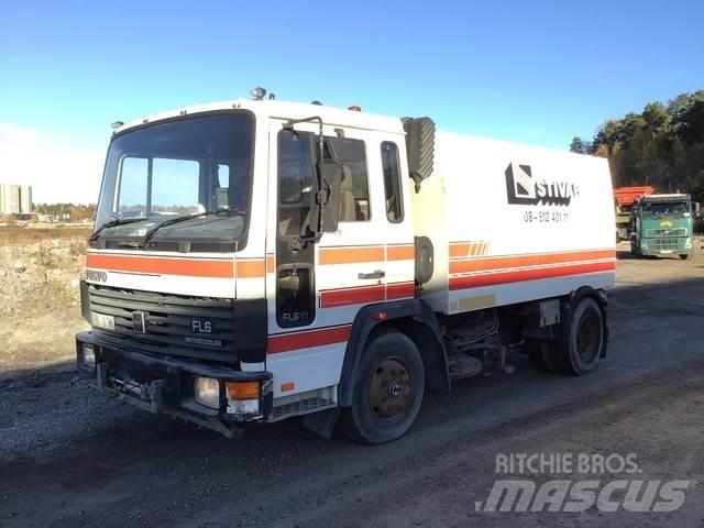 Volvo FL611 Autocarro spazzatrice