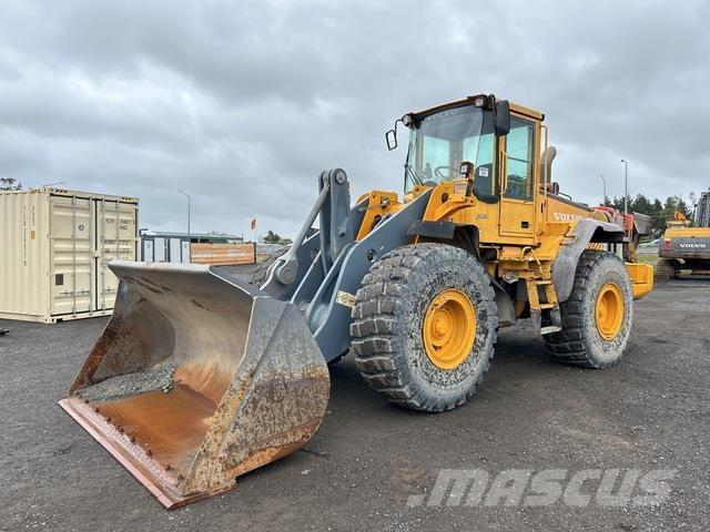 Volvo L120E Pale gommate