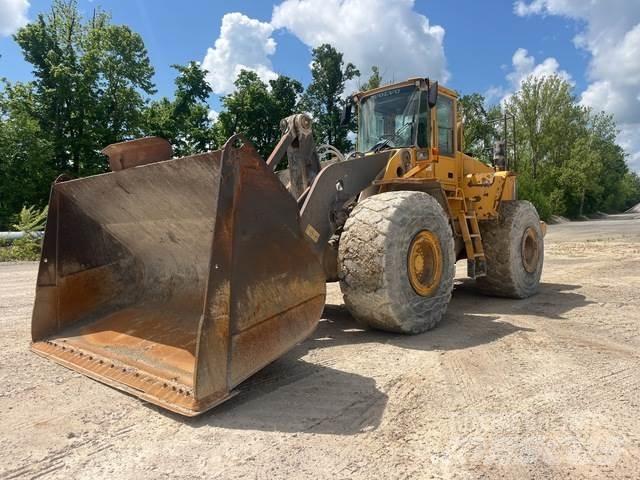 Volvo L220E Pale gommate