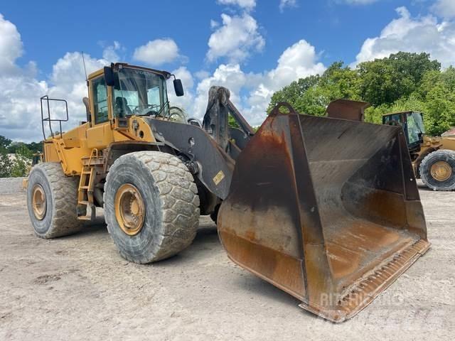 Volvo L220E Pale gommate