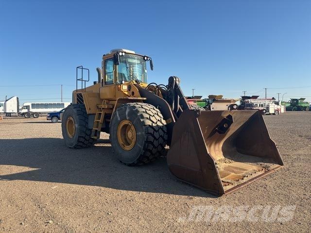 Volvo L220E Pale gommate