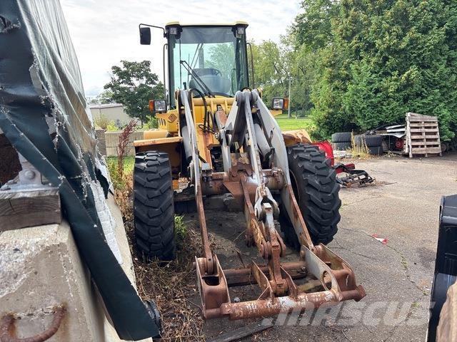 Volvo L40TP Pale gommate