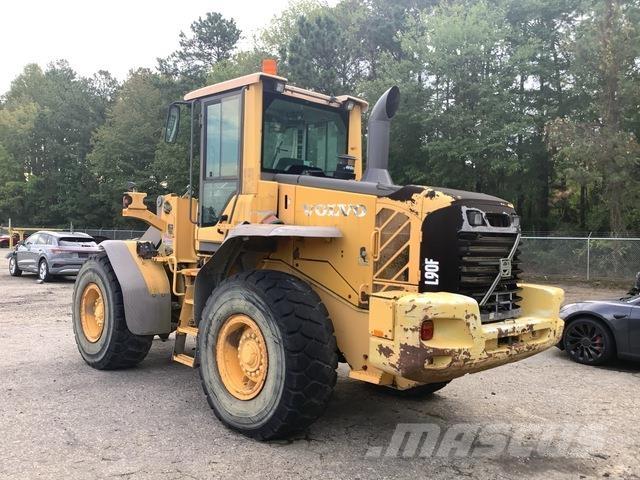 Volvo L90F Pale gommate