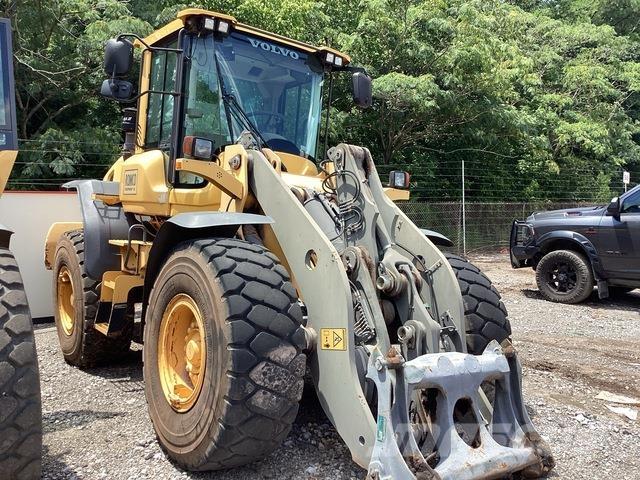 Volvo L90G Pale gommate