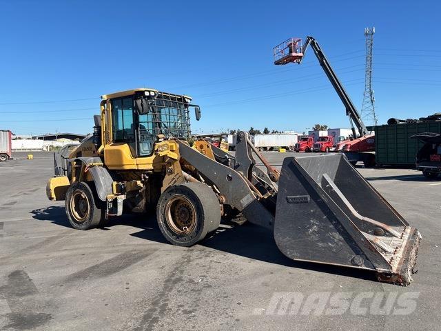 Volvo L90H Pale gommate