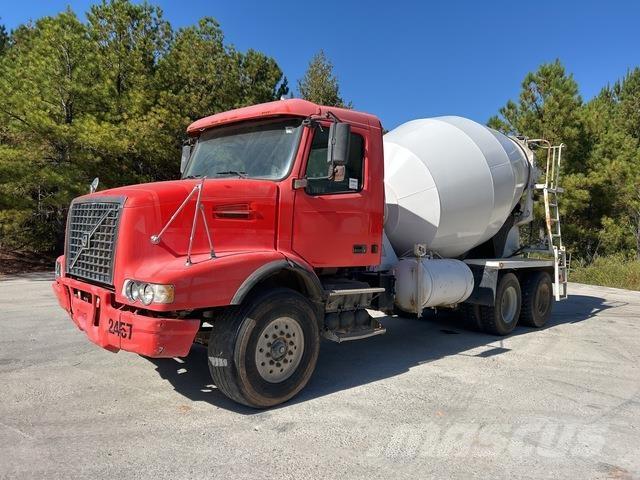 Volvo VHD64B Camion altro