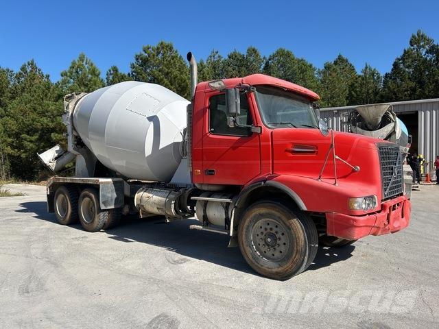 Volvo VHD64B Camion altro