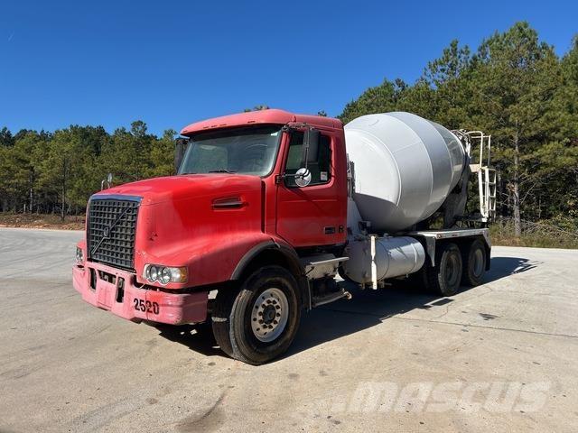 Volvo VHD64B Camion altro