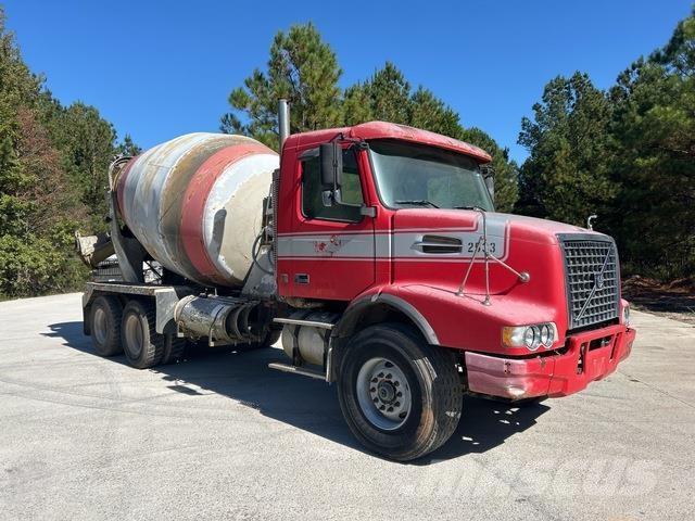 Volvo VHD64B Camion altro