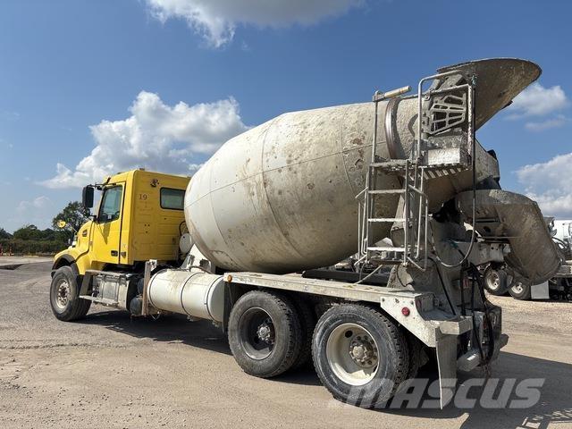 Volvo VHD64F Camion altro