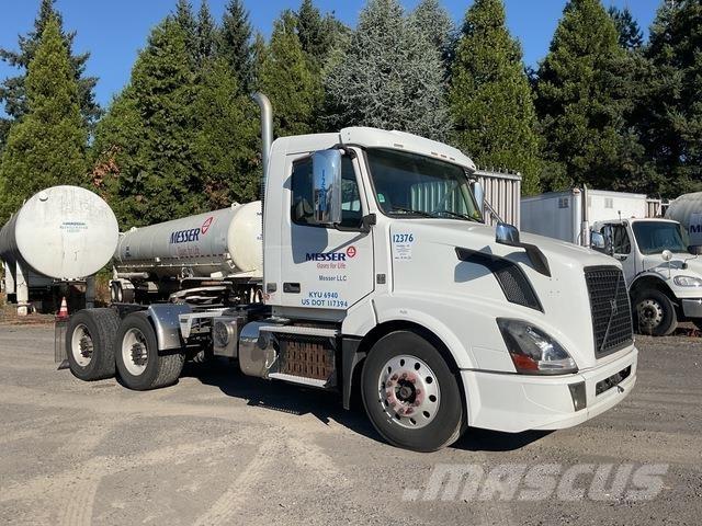 Volvo VNL Motrici e Trattori Stradali