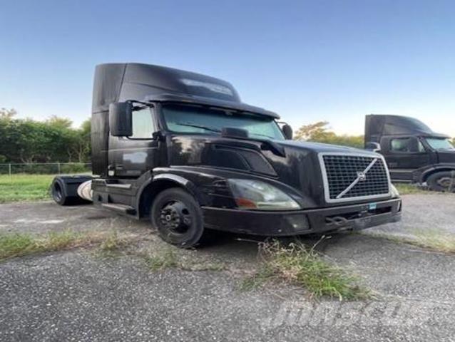 Volvo VNL Motrici e Trattori Stradali