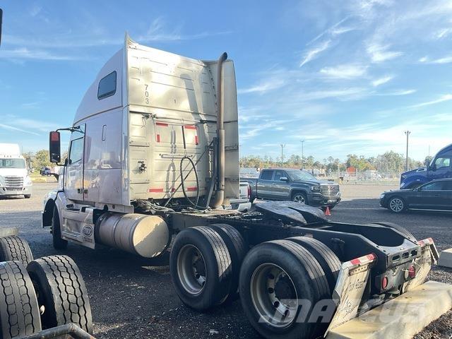 Volvo VNL Motrici e Trattori Stradali