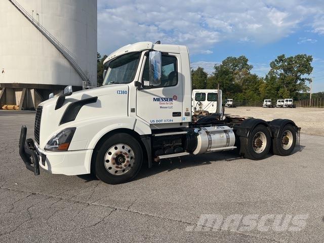 Volvo VNL64T Motrici e Trattori Stradali