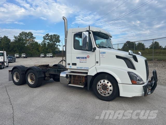 Volvo VNL64T Motrici e Trattori Stradali