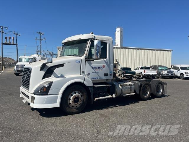 Volvo VNL64T Motrici e Trattori Stradali