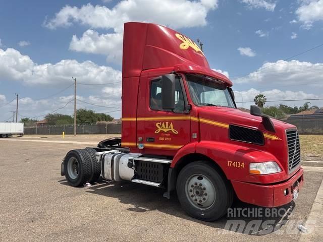 Volvo VNM42T Motrici e Trattori Stradali