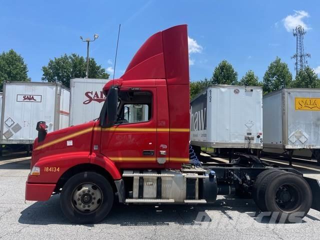 Volvo VNM42T Motrici e Trattori Stradali