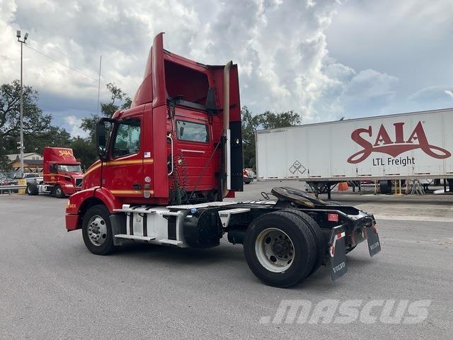 Volvo VNM42T Motrici e Trattori Stradali