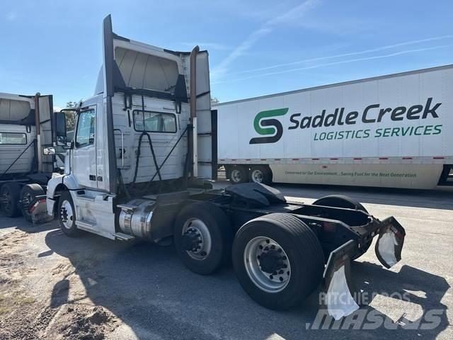 Volvo VNM64T Motrici e Trattori Stradali