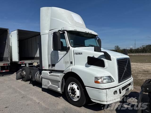 Volvo VNM64T Motrici e Trattori Stradali