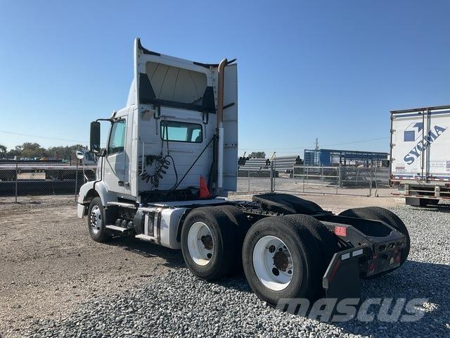 Volvo VNR64T Motrici e Trattori Stradali