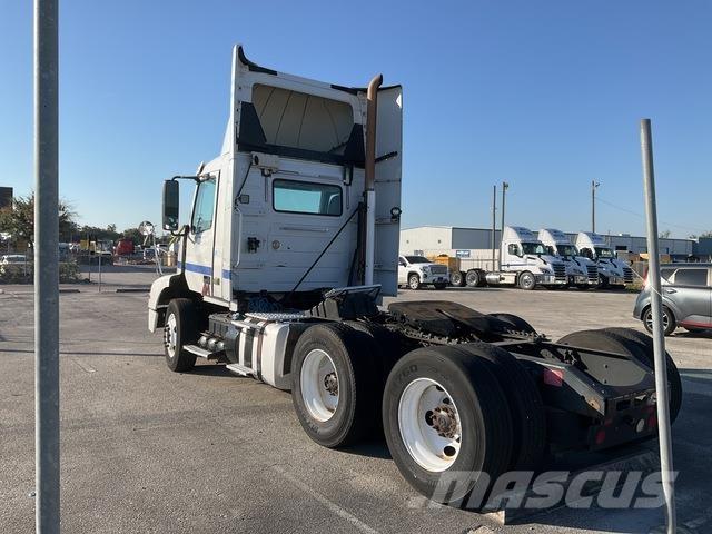 Volvo VNR64T Motrici e Trattori Stradali