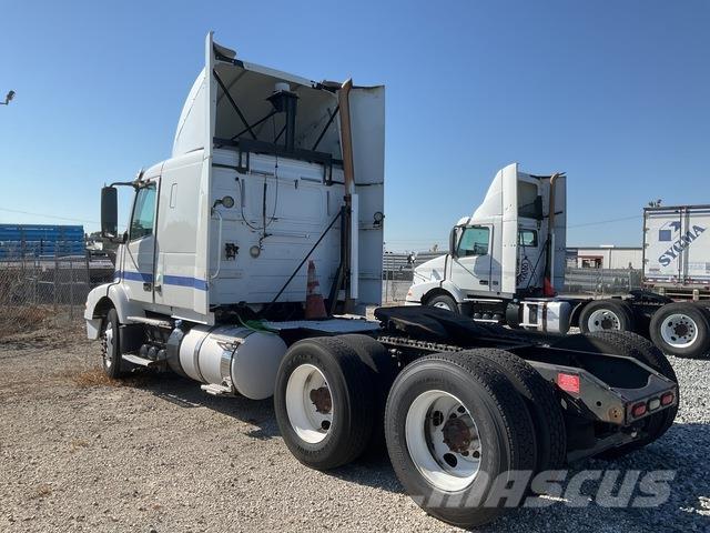 Volvo VNR64T Motrici e Trattori Stradali