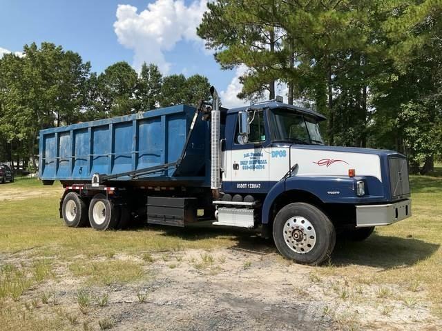 Volvo WG Camion con cassone scarrabile