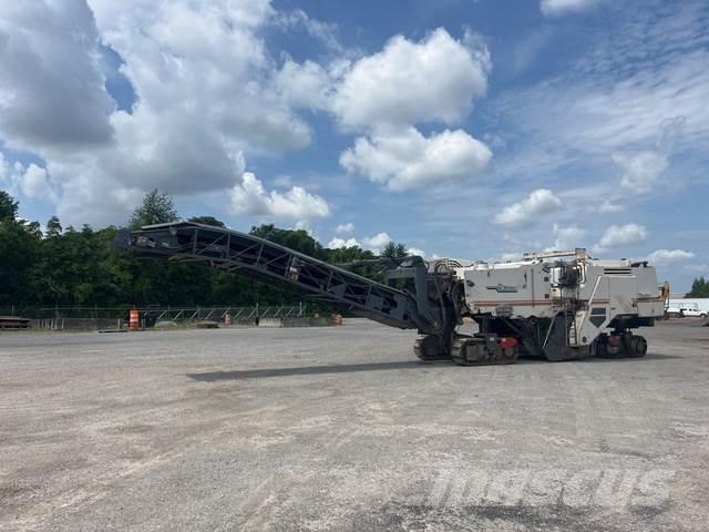 Wirtgen W2200 Fresa a freddo per asfalto