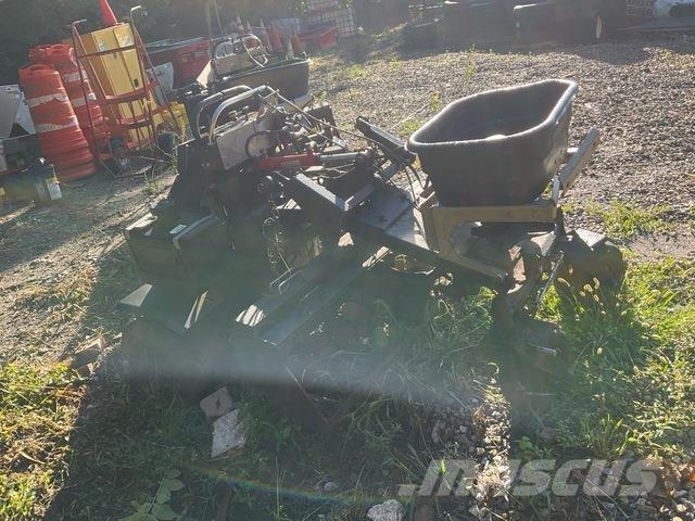  Z Plugger Aeratori e scoticatori terreno