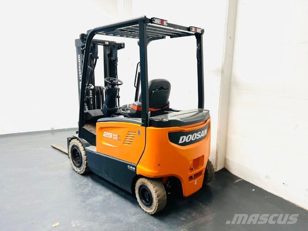Doosan B25X-7 Plus Carrelli elevatori elettrici